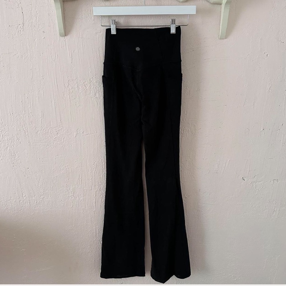 ✨ ATHLETA SALUTATION FLARE PANTS ✨